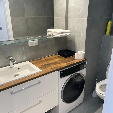 Zurawie Ii Apartmán *